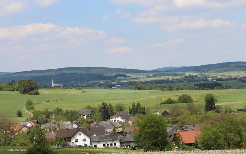 Panoramablick oberhalb von Berge 