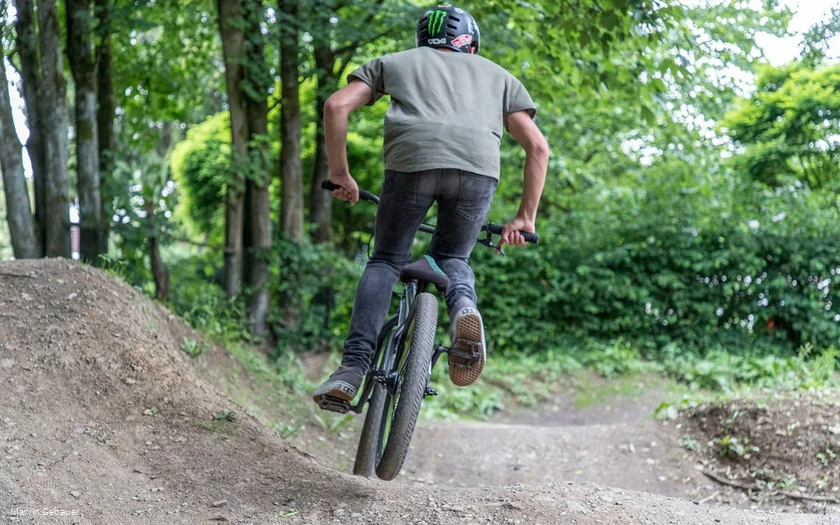 Unterwegs auf dem Pumptrack