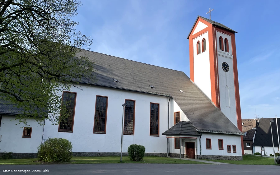 20220505 Ev. Kirche Valbert (c) Miriam Folak.jpg