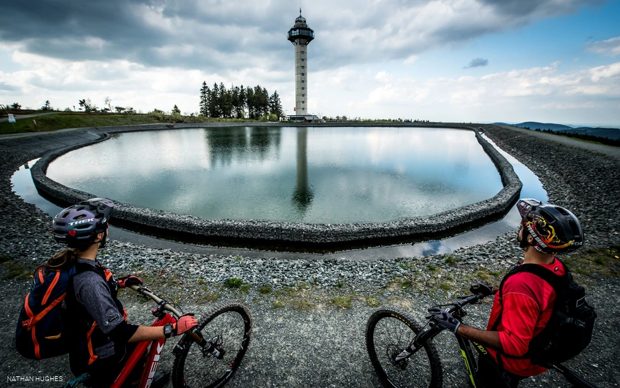 Biker am See auf dem Ettelsberg c) Nathan Hughes.jpg