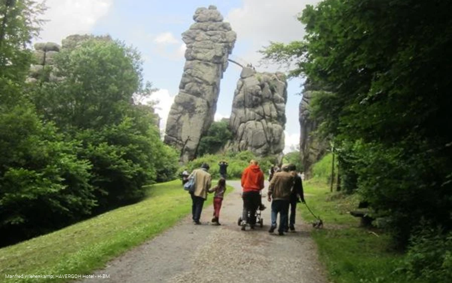 Externsteine, Natur- und Kulturdenkmal - das bedeutende Ausflugsziel im Naturpark Teutoburger Wald