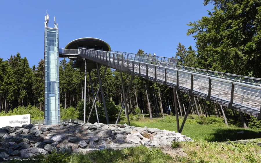 anlaufturm-mühlenkopfschanze-sommer.jpg