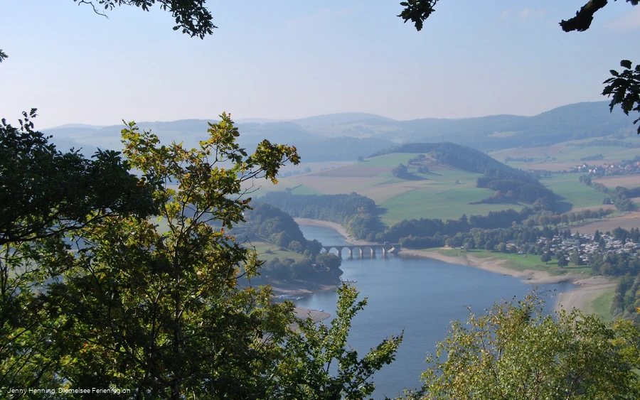 Panoramablick über den Diemelsee