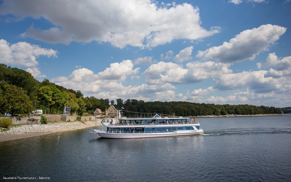 MS Möhnesee auf dem See