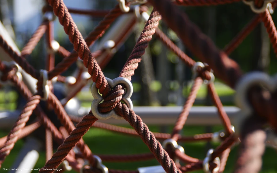 Spielplatz Beispielbild Klettern