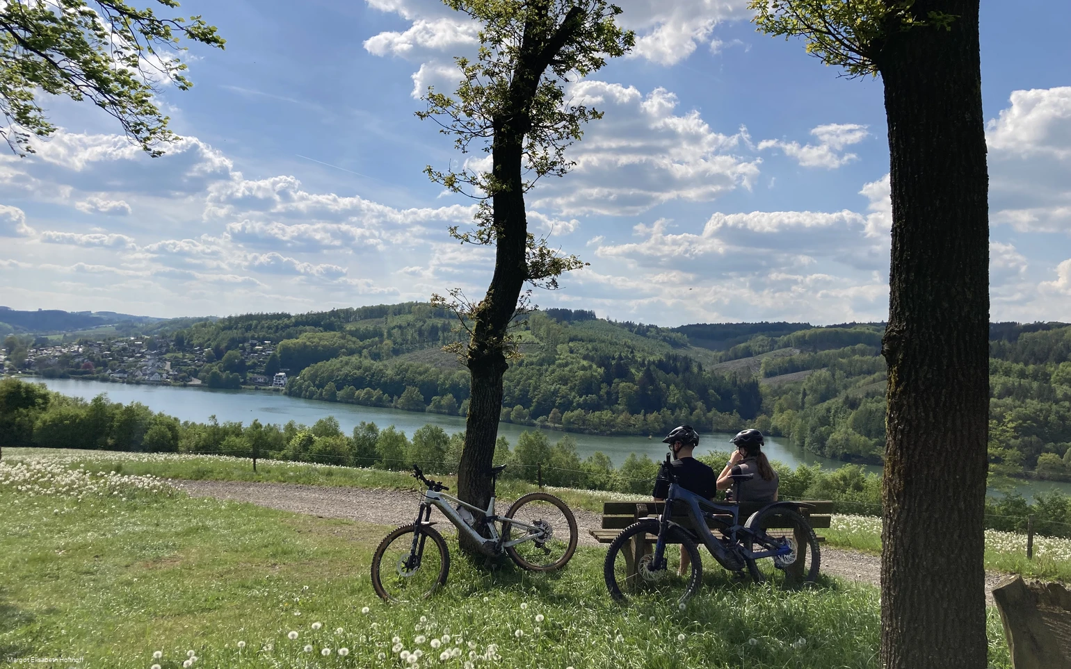 Listerrunde.jpg Listerrunde.jpg