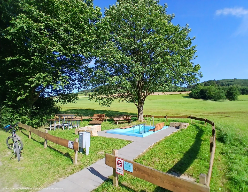 Tretbecken Bremke an der Henneseeschleife